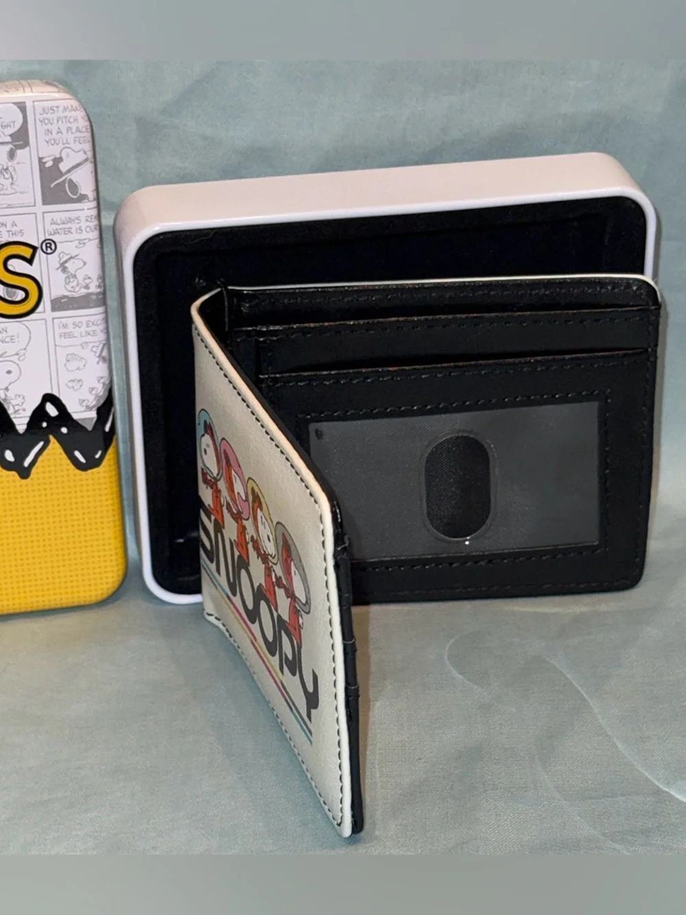 Snoopy peanuts buckle down bifold wallet in collectible tin NIP